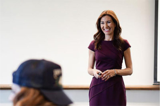 Read more about the article Alumna Receives Teacher of the Year Award From National Association